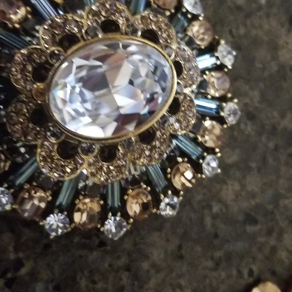 Brooch - Picture 1 of 2